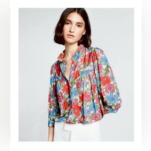 Smythe Multicolor Floral Blouse
SHIRRED POCKET BLOUSE - 60'S FLORAL